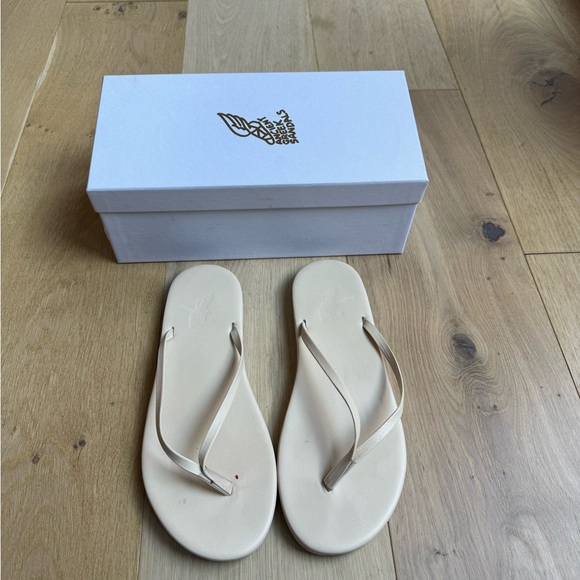 Ancient Greek Sandals - Picture 2 of 5